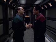 extant_StarTrek_VOY_6x04-TinkerTenorDoctorSpy_01765.jpg