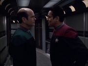 extant_StarTrek_VOY_6x04-TinkerTenorDoctorSpy_01772.jpg