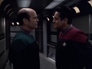 extant_StarTrek_VOY_6x04-TinkerTenorDoctorSpy_01774.jpg