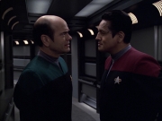 extant_StarTrek_VOY_6x04-TinkerTenorDoctorSpy_01776.jpg
