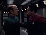 extant_StarTrek_VOY_6x04-TinkerTenorDoctorSpy_01781.jpg