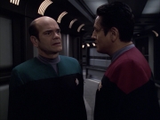 extant_StarTrek_VOY_6x04-TinkerTenorDoctorSpy_01793.jpg