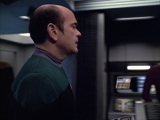 extant_StarTrek_VOY_6x04-TinkerTenorDoctorSpy_01801.jpg