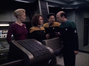 extant_StarTrek_VOY_6x04-TinkerTenorDoctorSpy_01806.jpg
