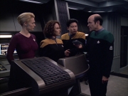 extant_StarTrek_VOY_6x04-TinkerTenorDoctorSpy_01807.jpg