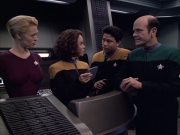 extant_StarTrek_VOY_6x04-TinkerTenorDoctorSpy_01814.jpg