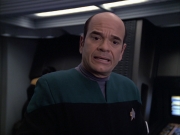 extant_StarTrek_VOY_6x04-TinkerTenorDoctorSpy_01826.jpg