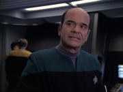 extant_StarTrek_VOY_6x04-TinkerTenorDoctorSpy_01835.jpg