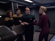 extant_StarTrek_VOY_6x04-TinkerTenorDoctorSpy_01855.jpg