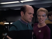 extant_StarTrek_VOY_6x04-TinkerTenorDoctorSpy_01859.jpg