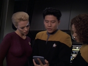 extant_StarTrek_VOY_6x04-TinkerTenorDoctorSpy_01929.jpg