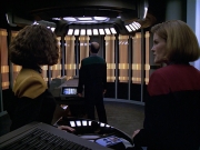 extant_StarTrek_VOY_6x04-TinkerTenorDoctorSpy_01977.jpg