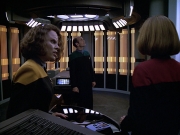 extant_StarTrek_VOY_6x04-TinkerTenorDoctorSpy_01990.jpg