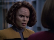 extant_StarTrek_VOY_6x04-TinkerTenorDoctorSpy_02008.jpg