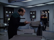 extant_StarTrek_VOY_6x04-TinkerTenorDoctorSpy_02028.jpg