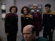 extant_StarTrek_VOY_6x04-TinkerTenorDoctorSpy_02145.jpg
