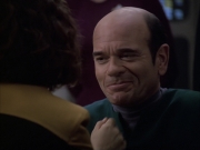 extant_StarTrek_VOY_6x04-TinkerTenorDoctorSpy_02191.jpg