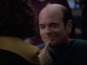 extant_StarTrek_VOY_6x04-TinkerTenorDoctorSpy_02192.jpg