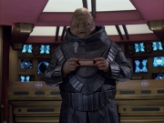extant_StarTrek_VOY_6x04-TinkerTenorDoctorSpy_02240.jpg