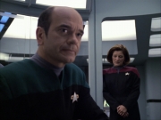 extant_StarTrek_VOY_6x04-TinkerTenorDoctorSpy_02417.jpg