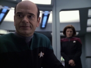 extant_StarTrek_VOY_6x04-TinkerTenorDoctorSpy_02427.jpg