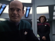 extant_StarTrek_VOY_6x04-TinkerTenorDoctorSpy_02431.jpg