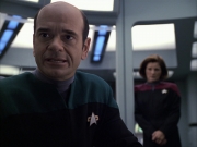 extant_StarTrek_VOY_6x04-TinkerTenorDoctorSpy_02433.jpg