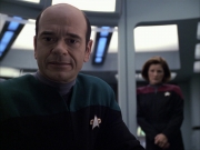 extant_StarTrek_VOY_6x04-TinkerTenorDoctorSpy_02435.jpg