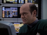 extant_StarTrek_VOY_6x04-TinkerTenorDoctorSpy_02451.jpg