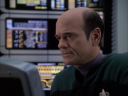 extant_StarTrek_VOY_6x04-TinkerTenorDoctorSpy_02452.jpg
