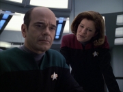 extant_StarTrek_VOY_6x04-TinkerTenorDoctorSpy_02457.jpg