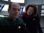 extant_StarTrek_VOY_6x04-TinkerTenorDoctorSpy_02458.jpg
