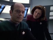 extant_StarTrek_VOY_6x04-TinkerTenorDoctorSpy_02462.jpg