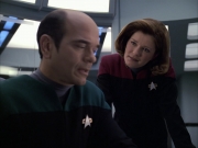 extant_StarTrek_VOY_6x04-TinkerTenorDoctorSpy_02463.jpg
