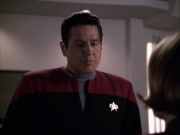 extant_StarTrek_VOY_6x04-TinkerTenorDoctorSpy_02480.jpg