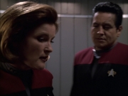 extant_StarTrek_VOY_6x04-TinkerTenorDoctorSpy_02505.jpg