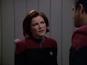 extant_StarTrek_VOY_6x04-TinkerTenorDoctorSpy_02521.jpg