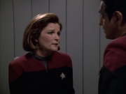 extant_StarTrek_VOY_6x04-TinkerTenorDoctorSpy_02527.jpg