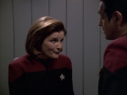 extant_StarTrek_VOY_6x04-TinkerTenorDoctorSpy_02528.jpg
