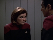 extant_StarTrek_VOY_6x04-TinkerTenorDoctorSpy_02529.jpg