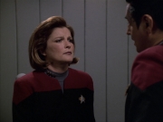 extant_StarTrek_VOY_6x04-TinkerTenorDoctorSpy_02531.jpg