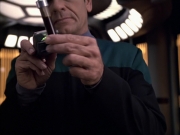 extant_StarTrek_VOY_6x04-TinkerTenorDoctorSpy_02540.jpg