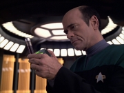extant_StarTrek_VOY_6x04-TinkerTenorDoctorSpy_02543.jpg