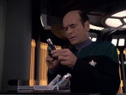extant_StarTrek_VOY_6x04-TinkerTenorDoctorSpy_02547.jpg