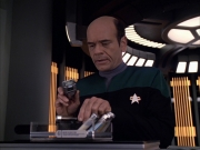 extant_StarTrek_VOY_6x04-TinkerTenorDoctorSpy_02548.jpg