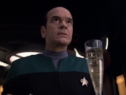 extant_StarTrek_VOY_6x04-TinkerTenorDoctorSpy_02562.jpg