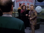 extant_StarTrek_VOY_6x04-TinkerTenorDoctorSpy_02564.jpg