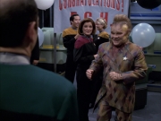 extant_StarTrek_VOY_6x04-TinkerTenorDoctorSpy_02565.jpg