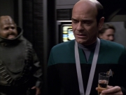 extant_StarTrek_VOY_6x04-TinkerTenorDoctorSpy_02572.jpg