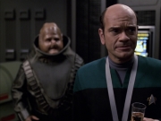 extant_StarTrek_VOY_6x04-TinkerTenorDoctorSpy_02576.jpg